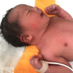 妊娠 妊婦 出産 第三子誕生 男の子 41週0日 誘発分娩 産まれたて 赤ちゃん 写真